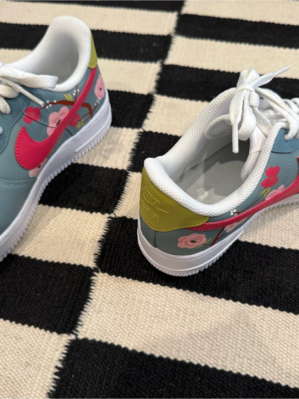 Nike Air Force 1 Custom Hand Painted - Picture 4 of 6